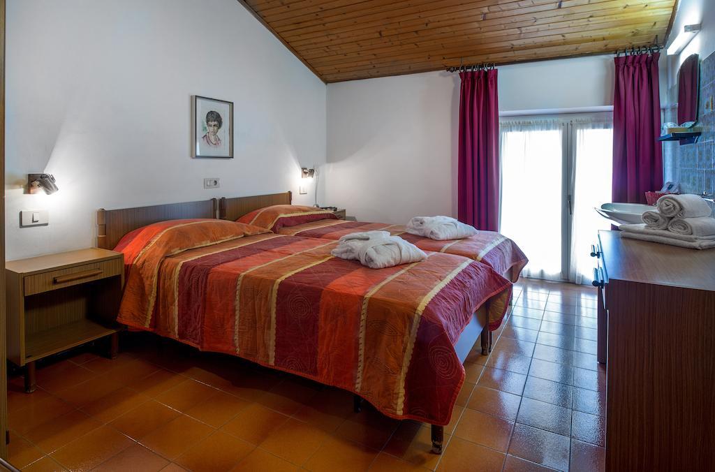 Albergo Villa Mimosa Torbole Sul Garda Rom bilde