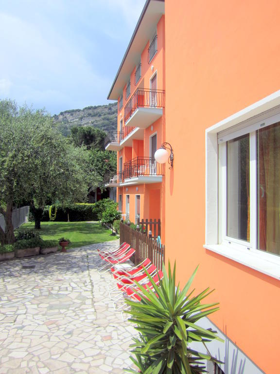 Albergo Villa Mimosa Torbole Sul Garda Eksteriør bilde